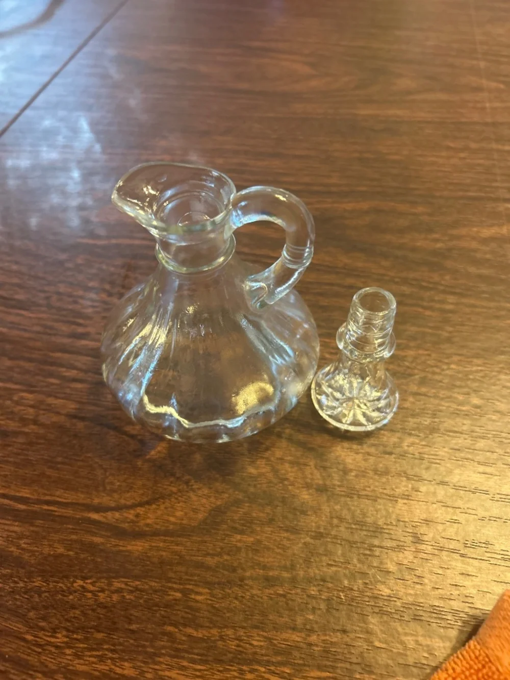 Two vintage anchor hocking cruets